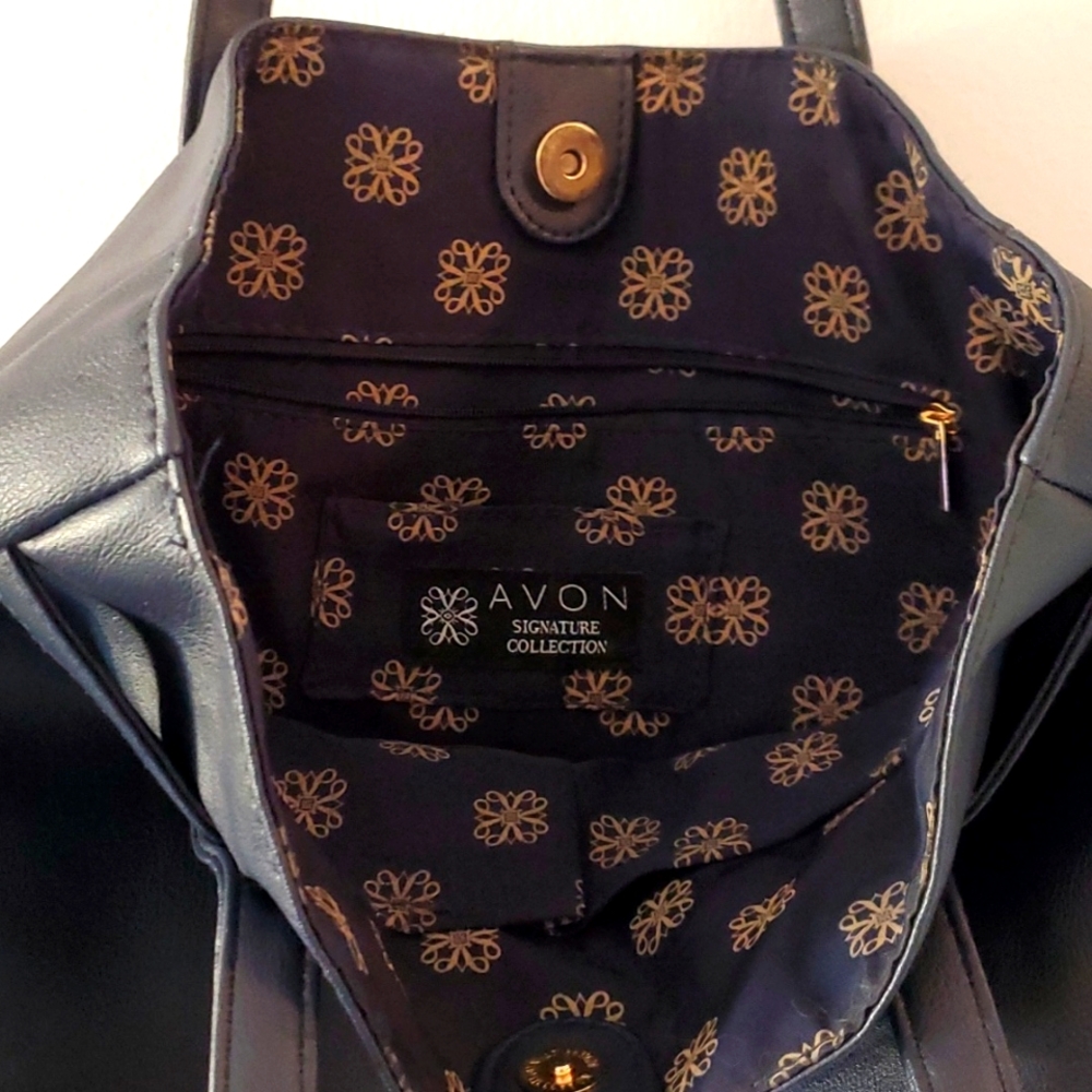 ⭐ $5 ⭐ AVON Blue Faux Leather Shoulder Bag with Gold Accents and Pockets - Picture 4 of 6